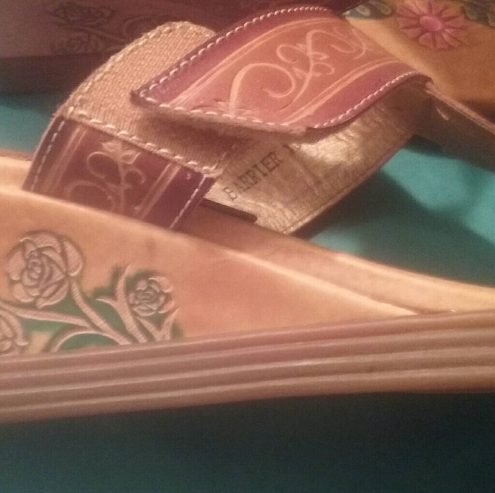 Shoes - Picture 2 of 4